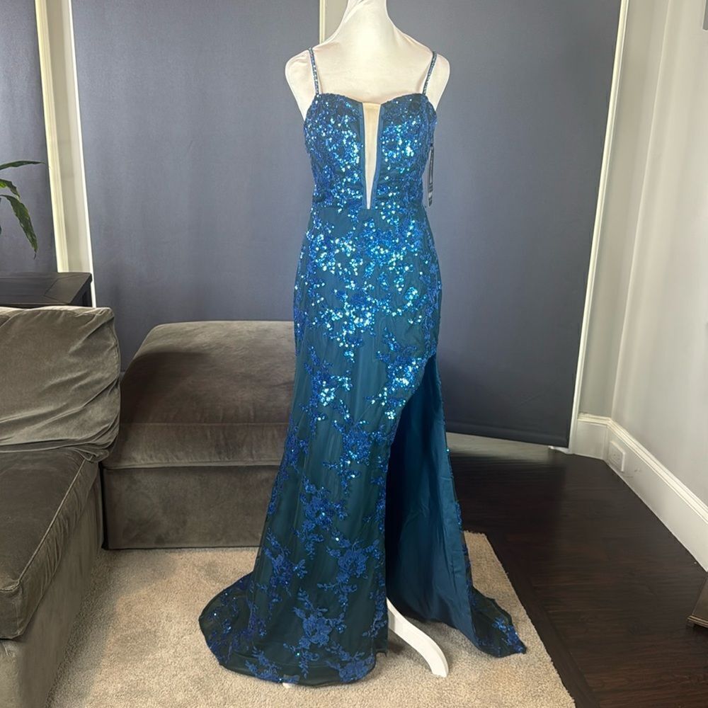 Women’s Blue Mermaid Fit Prom Party Dress SparklySequins LaceUpBack Size 2 *READ
